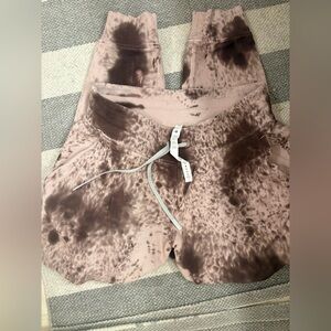 Lululemon diamond dye scuba joggers